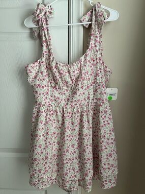NWT Altar’d State White & Pink Floral Rose Coquette Tiered Romper Tie Straps XL